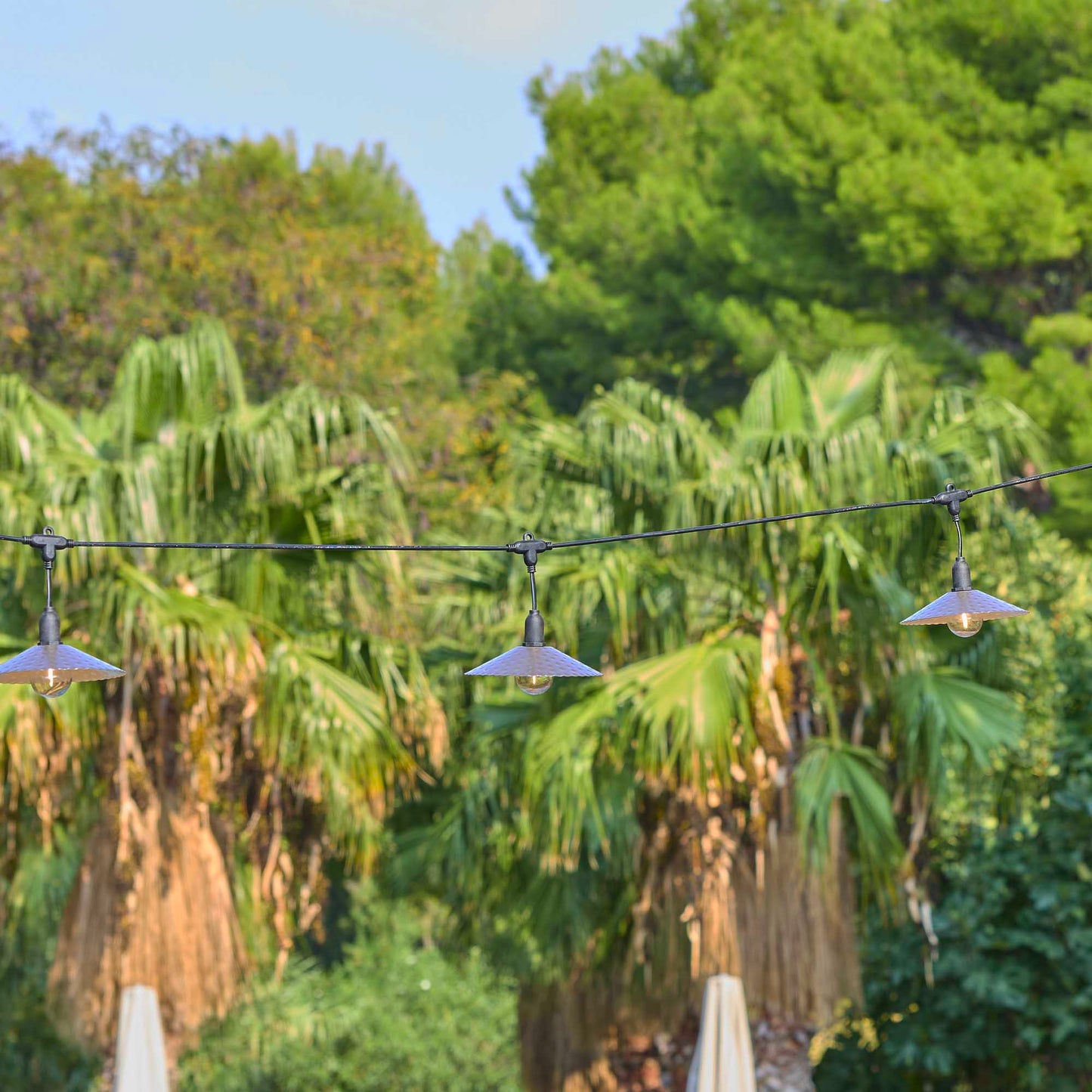 Guirlande lumineuse extérieur 10 abat-jour en acier style vintage MINI VINTY LIGHT HYBRID LED blanc chaud 6m solaire et sur secteur