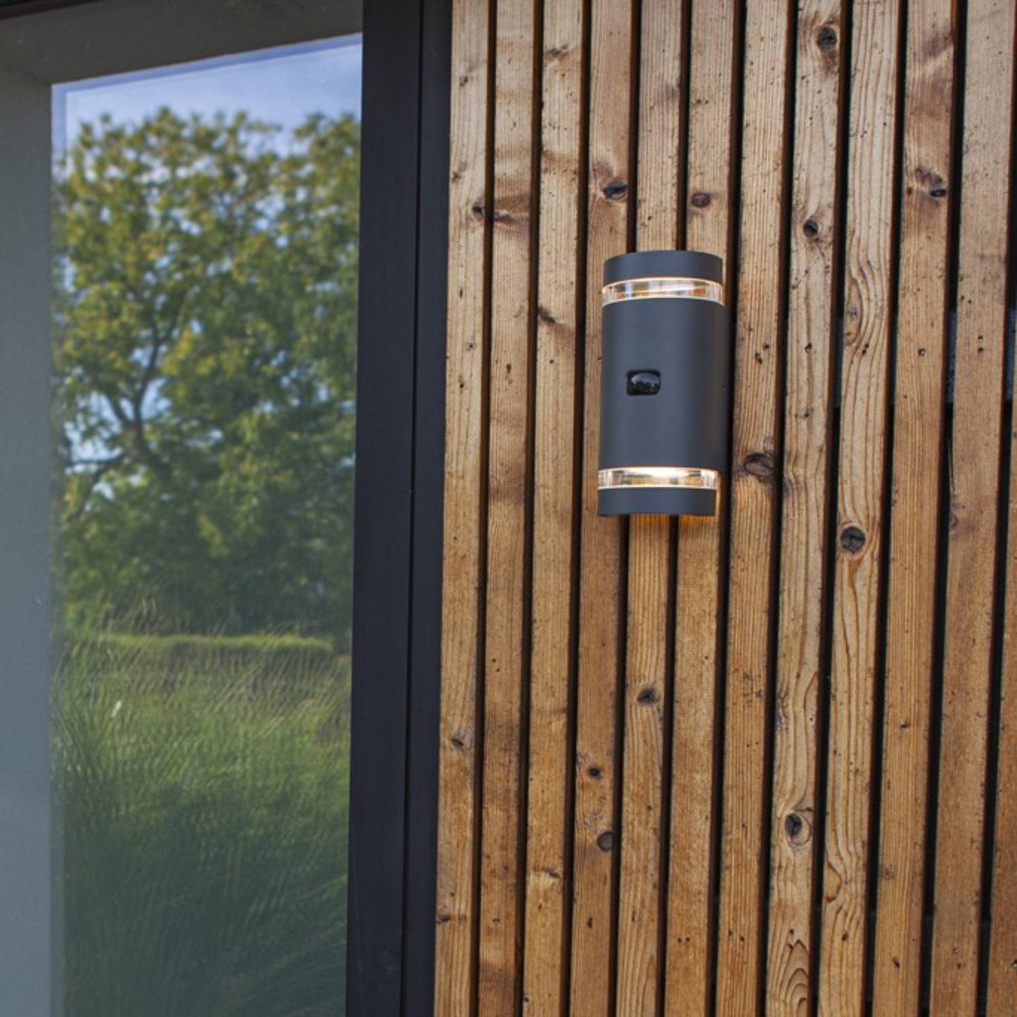 Applique murale d'extérieur sur secteur FOCUS SENSOR avec détecteur de mouvement aluminium gris éclairage culot GU10 bidirectionnelle H23,9cm