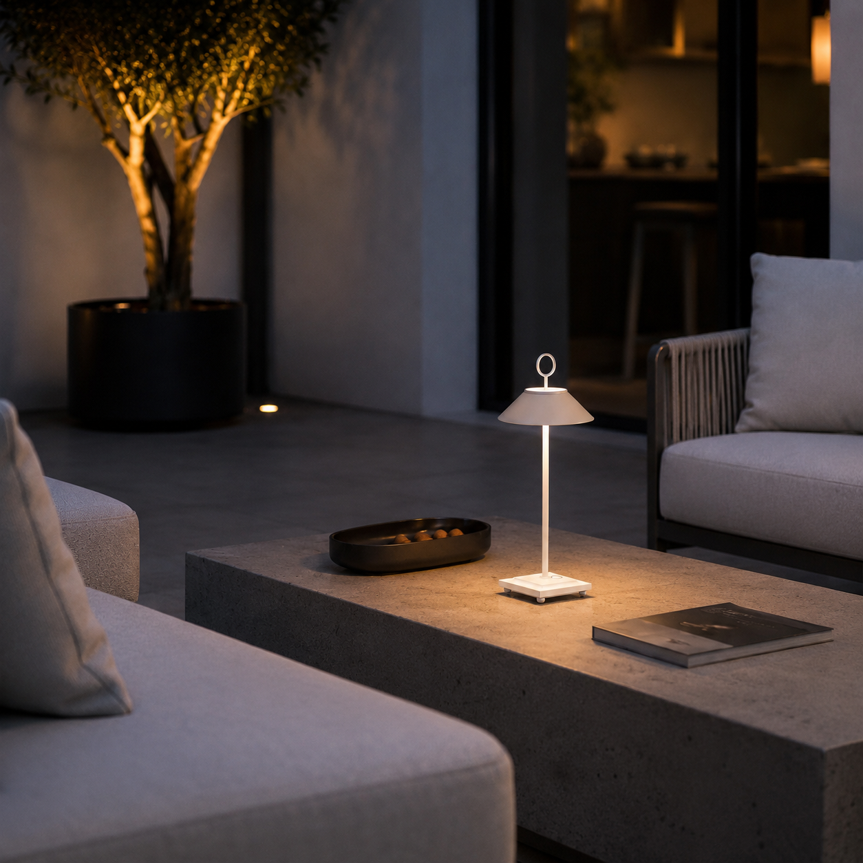 Lampe de table sans fil dimmable en aluminium blanc LED MARAIS WHITE H28,4 cm