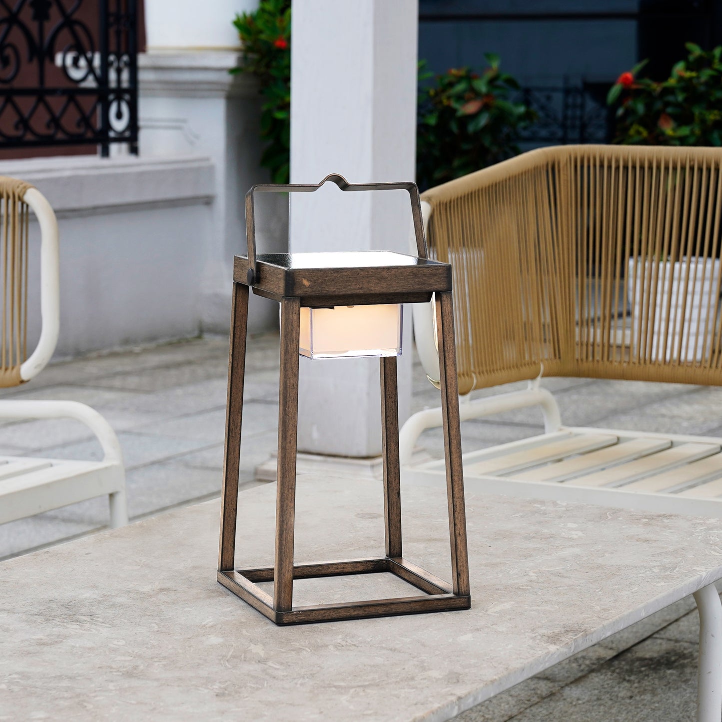 Kabellose Designer-Laterne aus Aluminium mit Metallgriff warmweiße LED SANTORIN WHITE H47cm