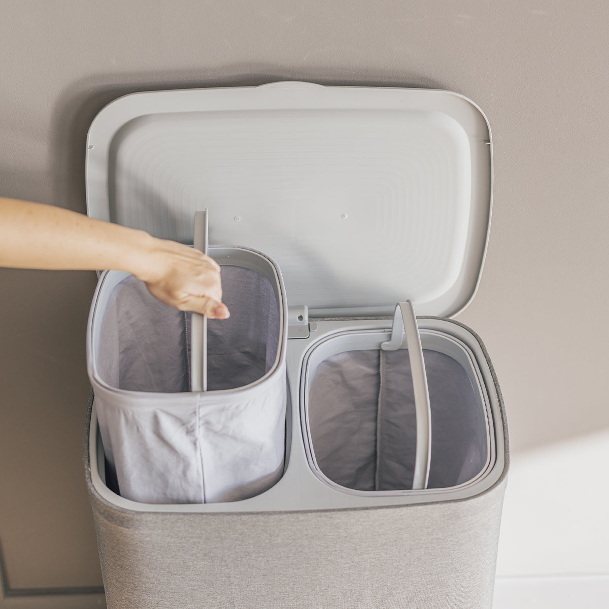 Panier à linge en tissu grande capacité 50 litres avec séparation, 2 sacs de lavage amovibles avec couvercle Modèle SVEN