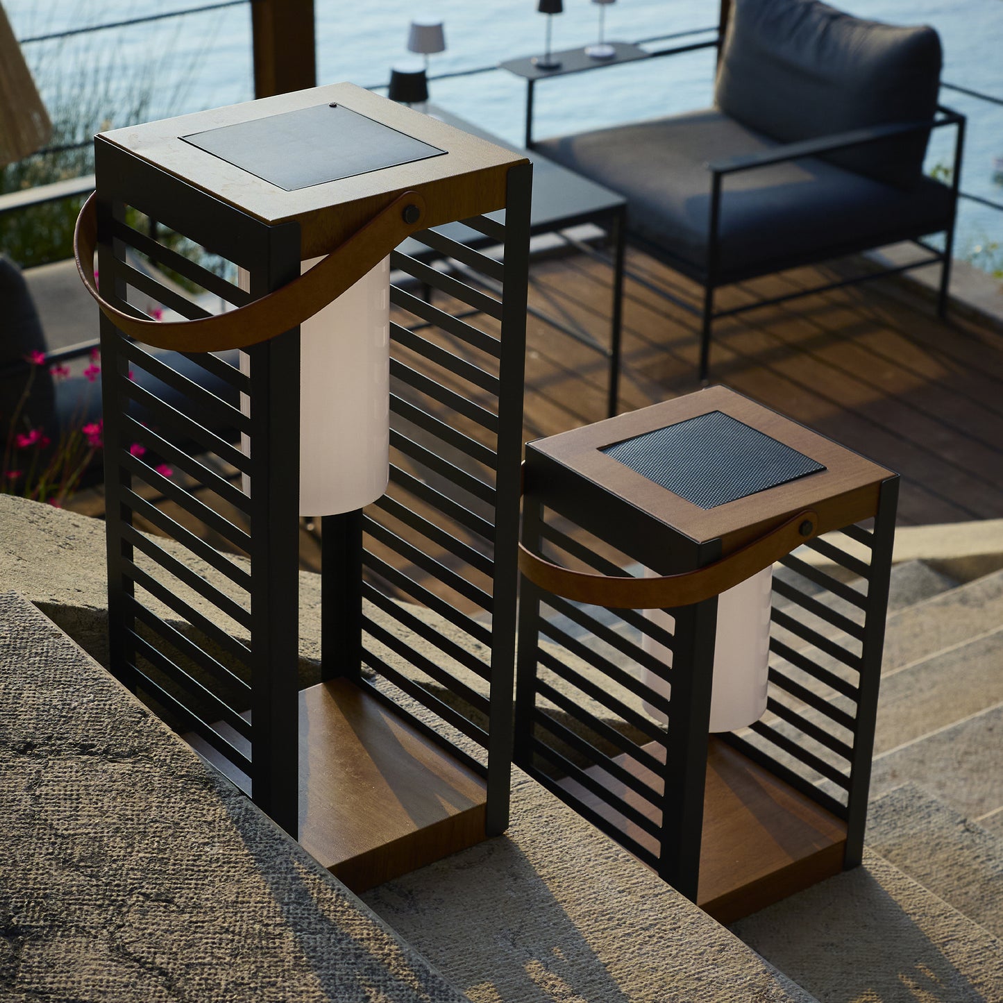 Lanterne solaire décorative avec base LED solaire rechargeable LED blanc chaud FERIAN TALL H50cm