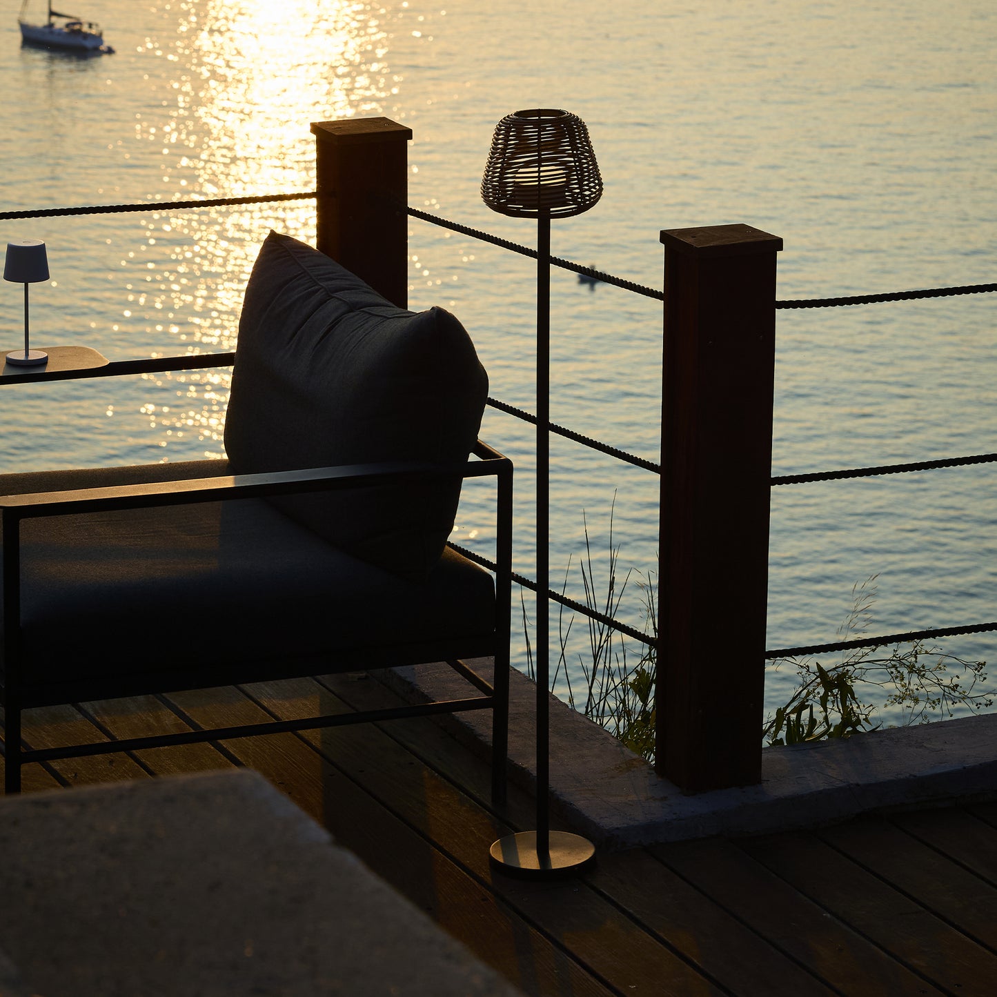 Design-Stehlampe aus Polyrattan-Draht für den Außenbereich, weiße LED TALL BOHEME H150cm E27-Sockel