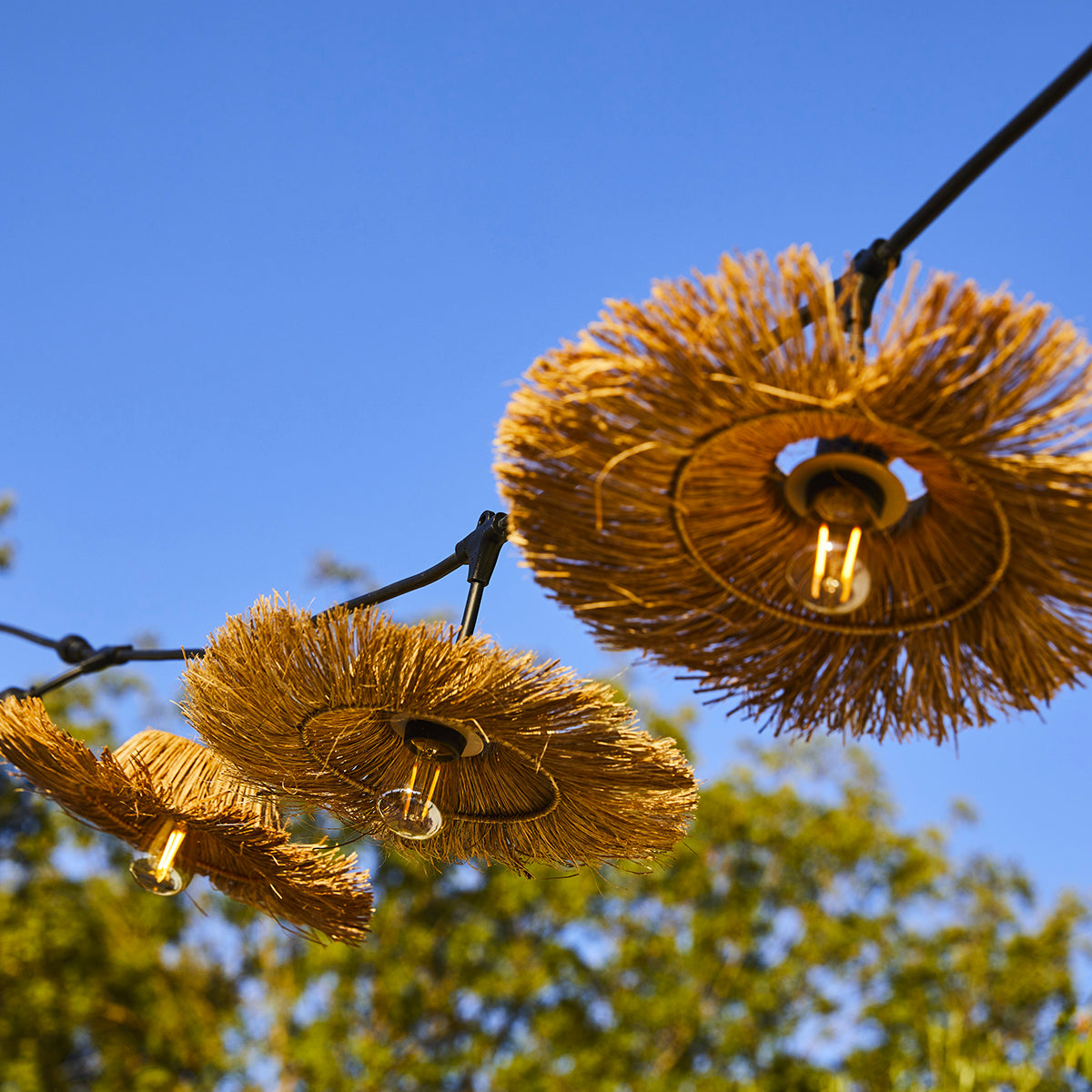 Guirlande lumineuse raccordable d'extérieur avec abat-jour en jute style bohème 7 ampoules à filament douille E27 LED blanc chaud TAHITI LIGHT CONNECTABLE 6m