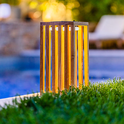 Lanterne solaire décorative LED blanc chaud CHENNAI en bois teck massif H30cm