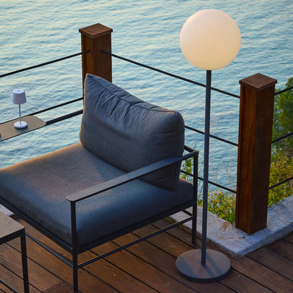 Wiederaufladbare leuchtende Stehlampe mit Metallfuß skandinavisches Design LED warmweiß/weiß dimmbar LUNY TALL H150cm