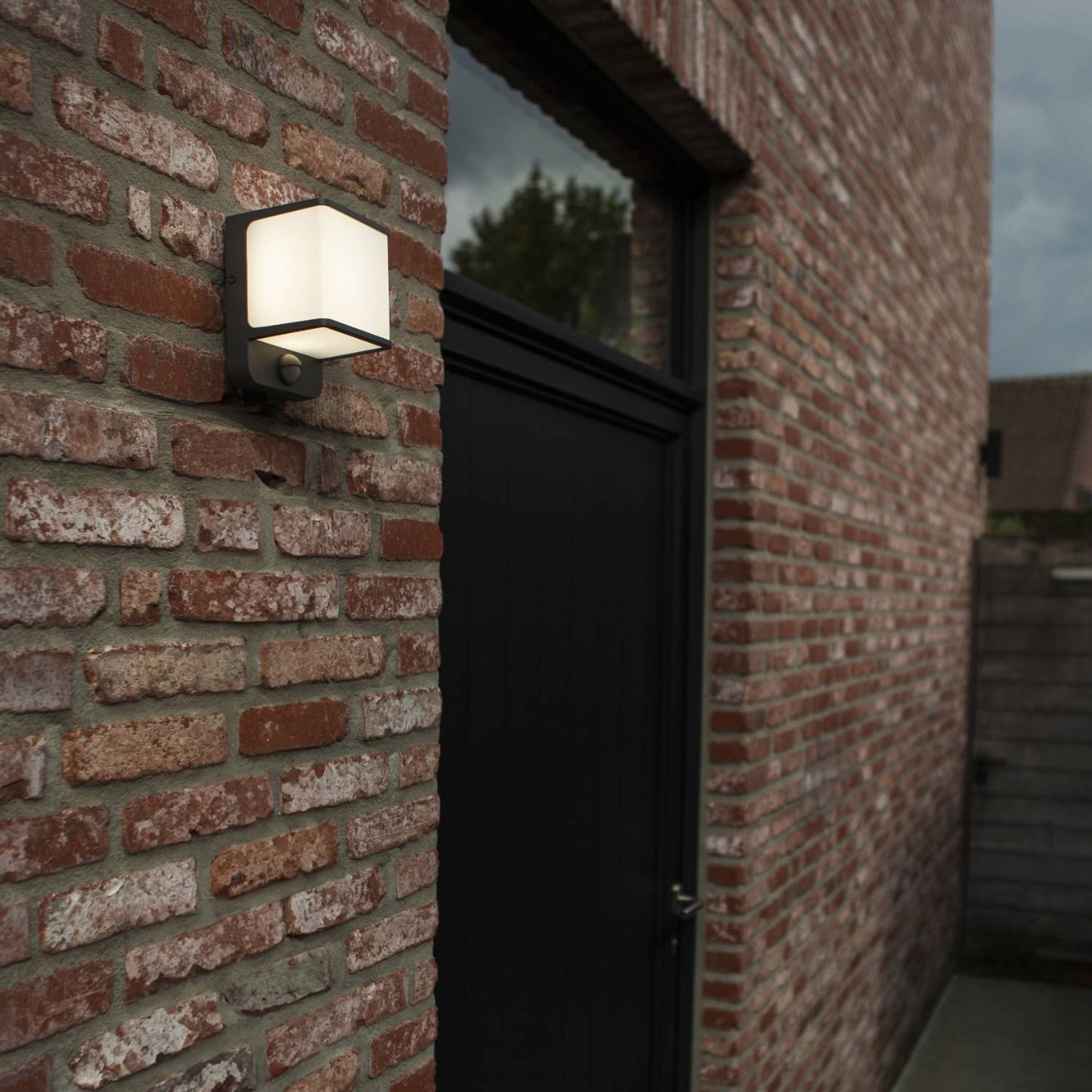 Applique murale d'extérieur sur secteur avec détecteur de mouvement DOBLO GREY SENSOR aluminium gris LED blanc chaud H14,6cm