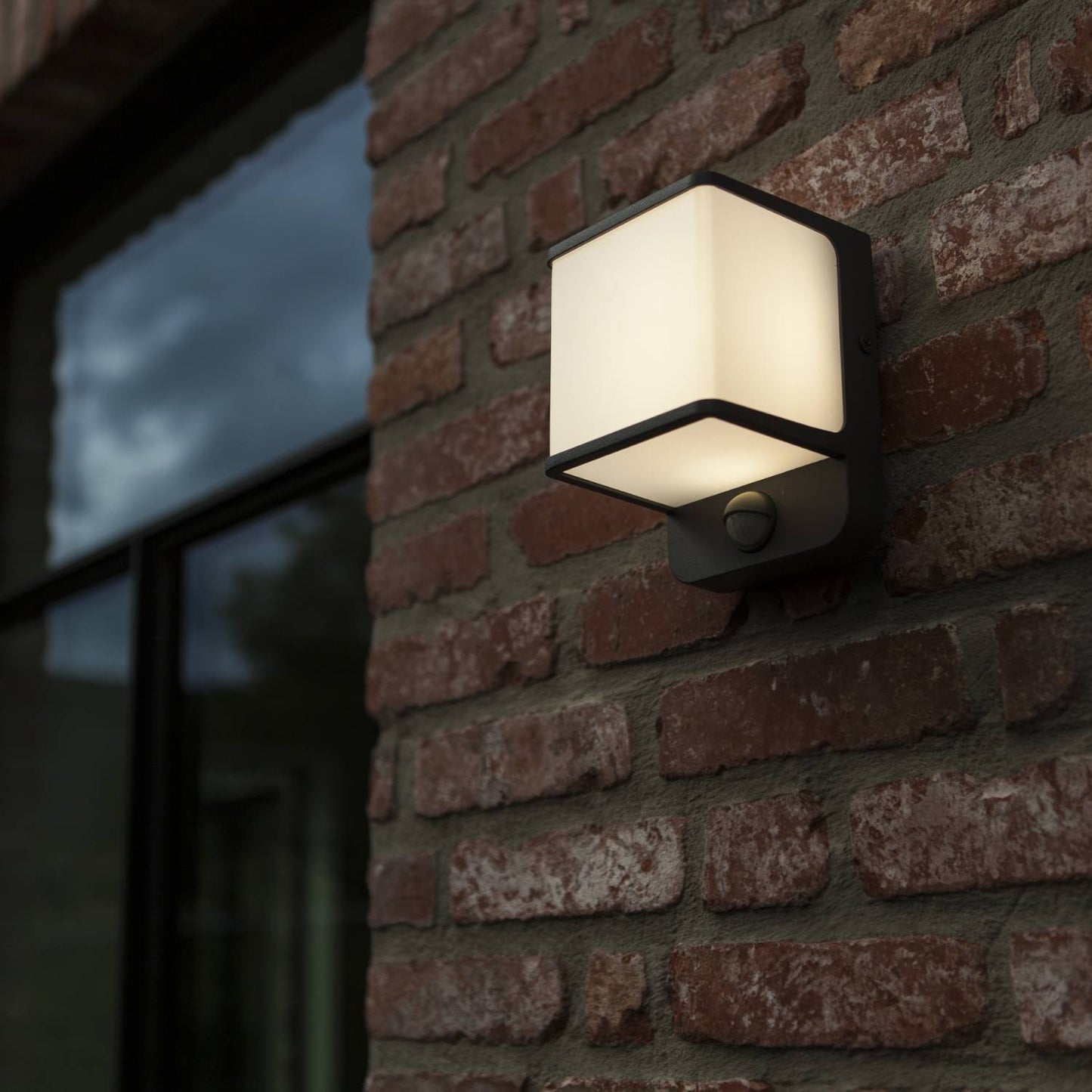 Applique murale d'extérieur sur secteur avec détecteur de mouvement DOBLO GREY SENSOR aluminium gris LED blanc chaud H14,6cm