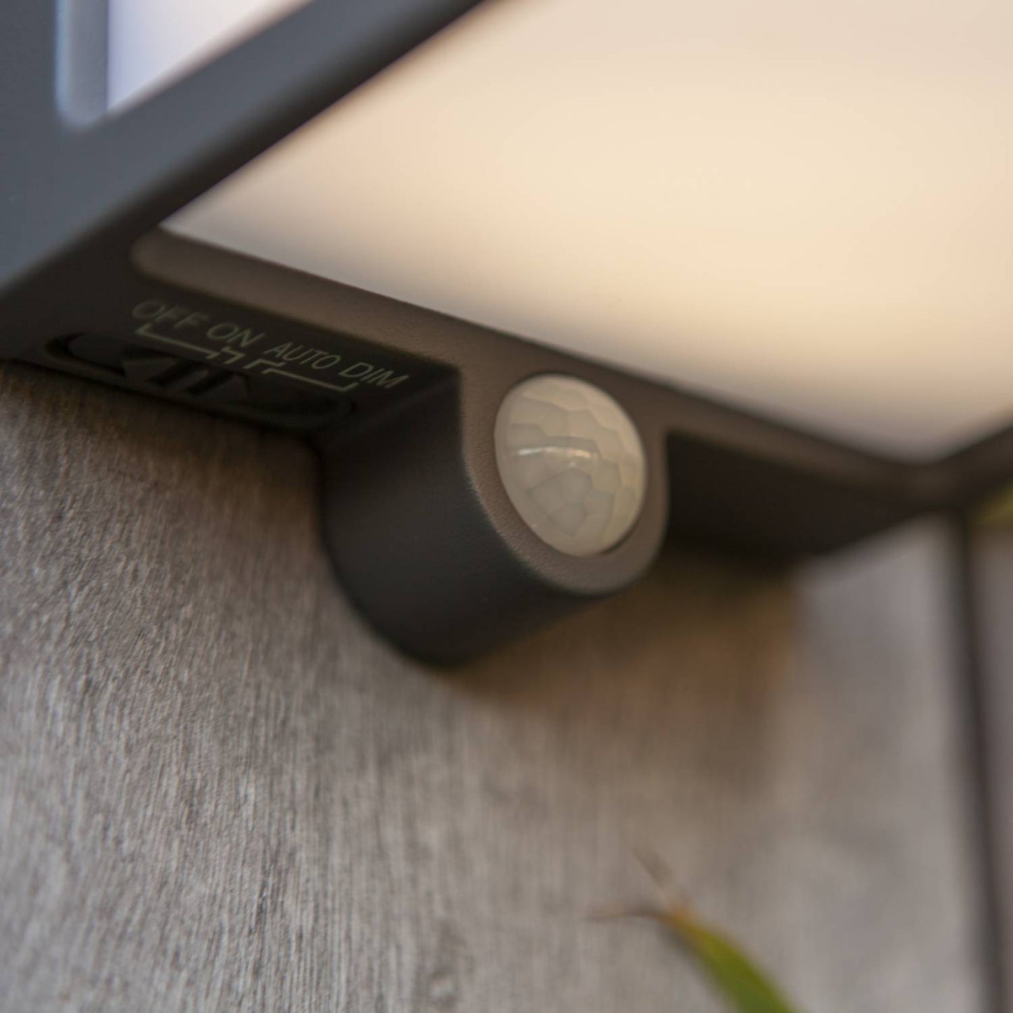 Applique murale solaire DOBLO SOLAR aluminium gris LED blanc avec détecteur de mouvement H11cm