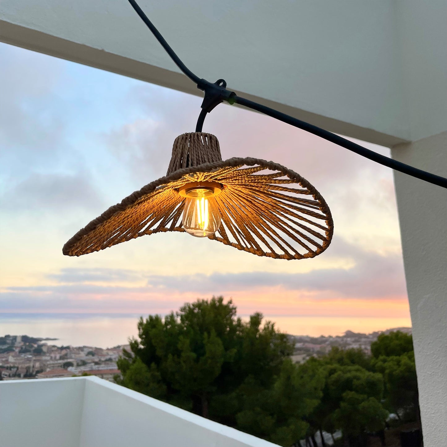 Guirlande lumineuse raccordable d'extérieur avec abat-jour en corde naturelle style bohème 7 ampoules à filament douille E27 LED blanc chaud WAVY LIGHT 6m