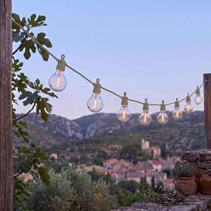 Guirlande lumineuse extérieur taupe 10 globes transparents raccordable LED blanc chaud PARTY MAX CLEAR HYBRID TAUPE 8m solaire et sur secteur
