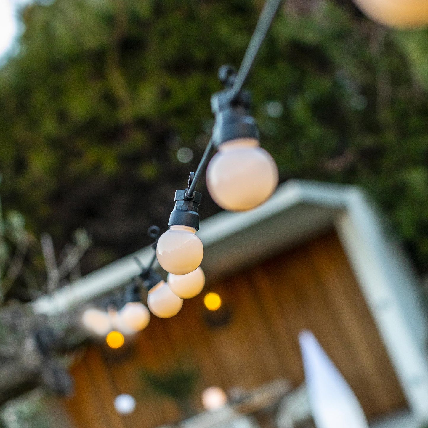 Lot de 2 Guirlandes lumineuses solaires 10 globes transparents LED blanc chaud PARTY MILKY SOLAR 5.70m 8 modes