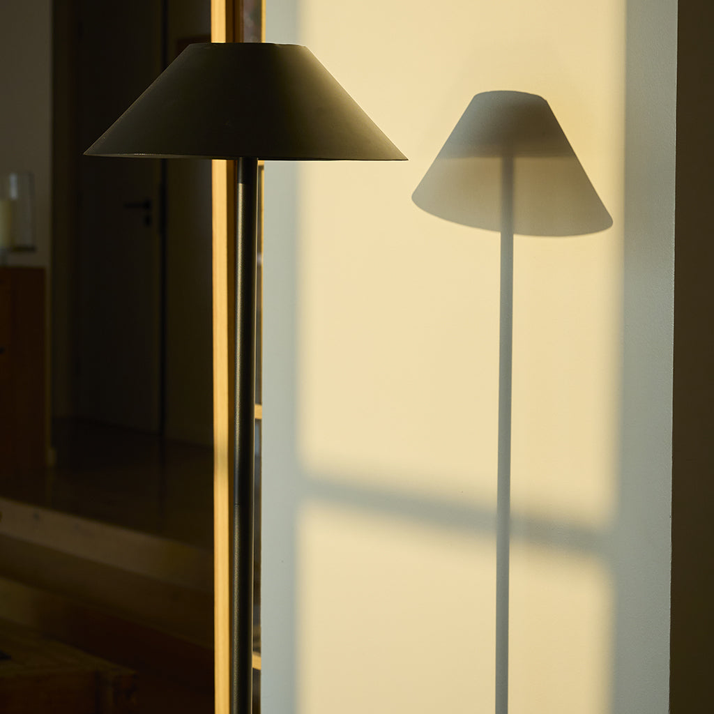 Lampadaire solaire en aluminium avec module LED solaire avec télécommande NERIO TALL H150cm