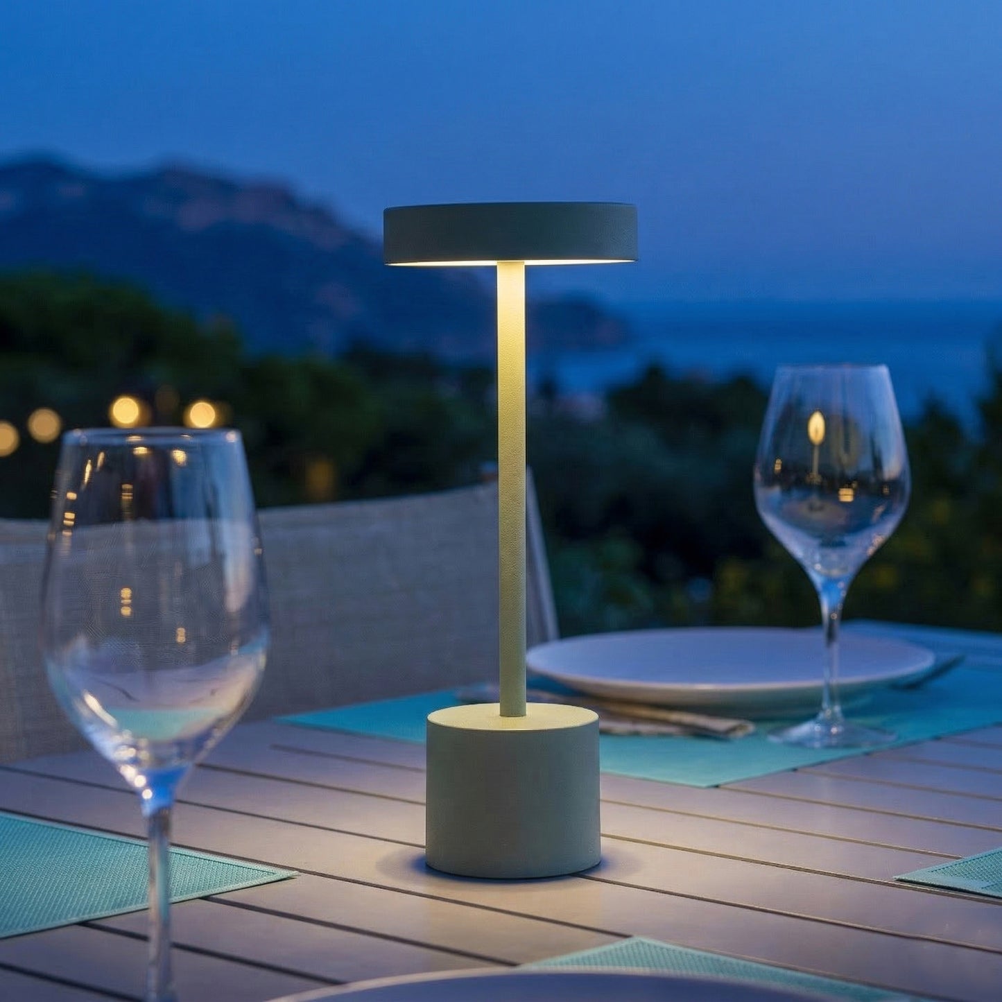 Lampe de table sans fil touch en aluminium vert olive mat LED ROBY OLIVE H30cm
