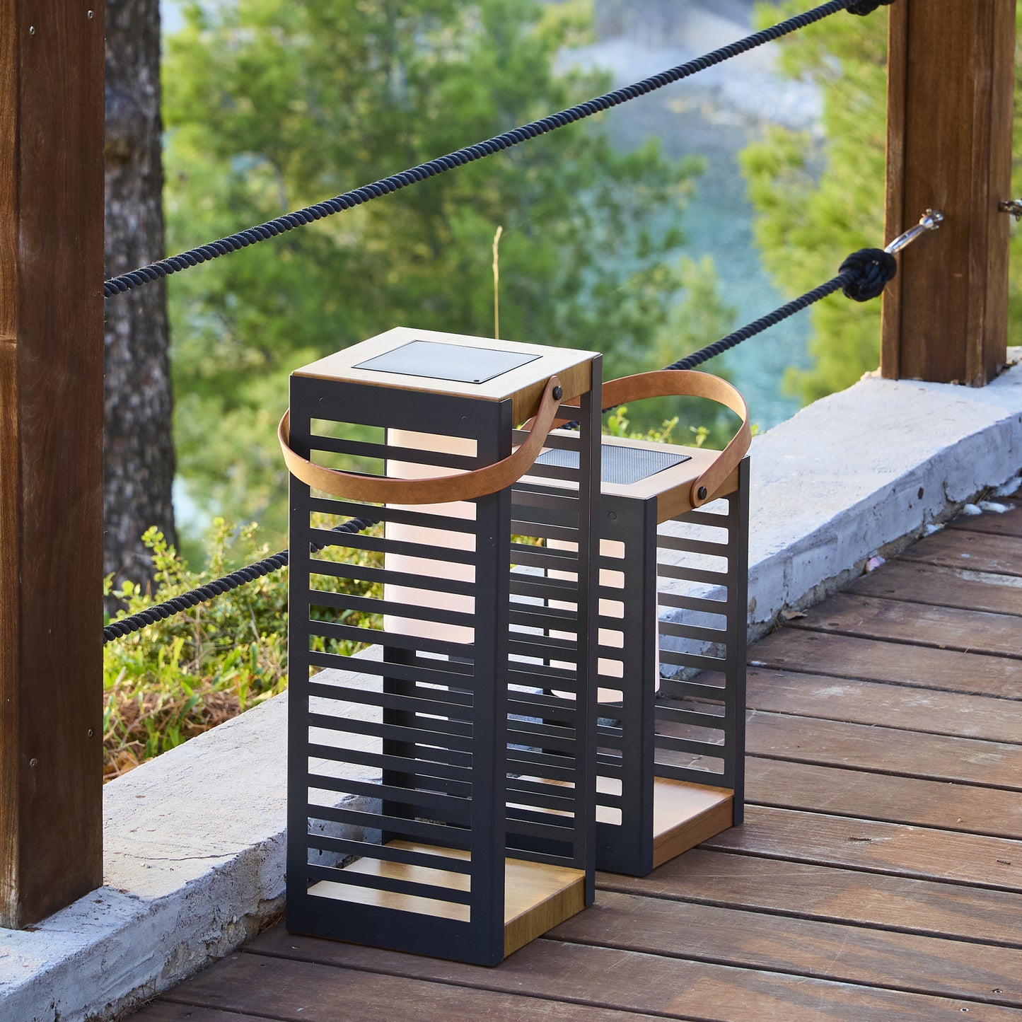 Lanterne solaire décorative avec base LED solaire rechargeable LED blanc chaud FERIAN TALL H50cm