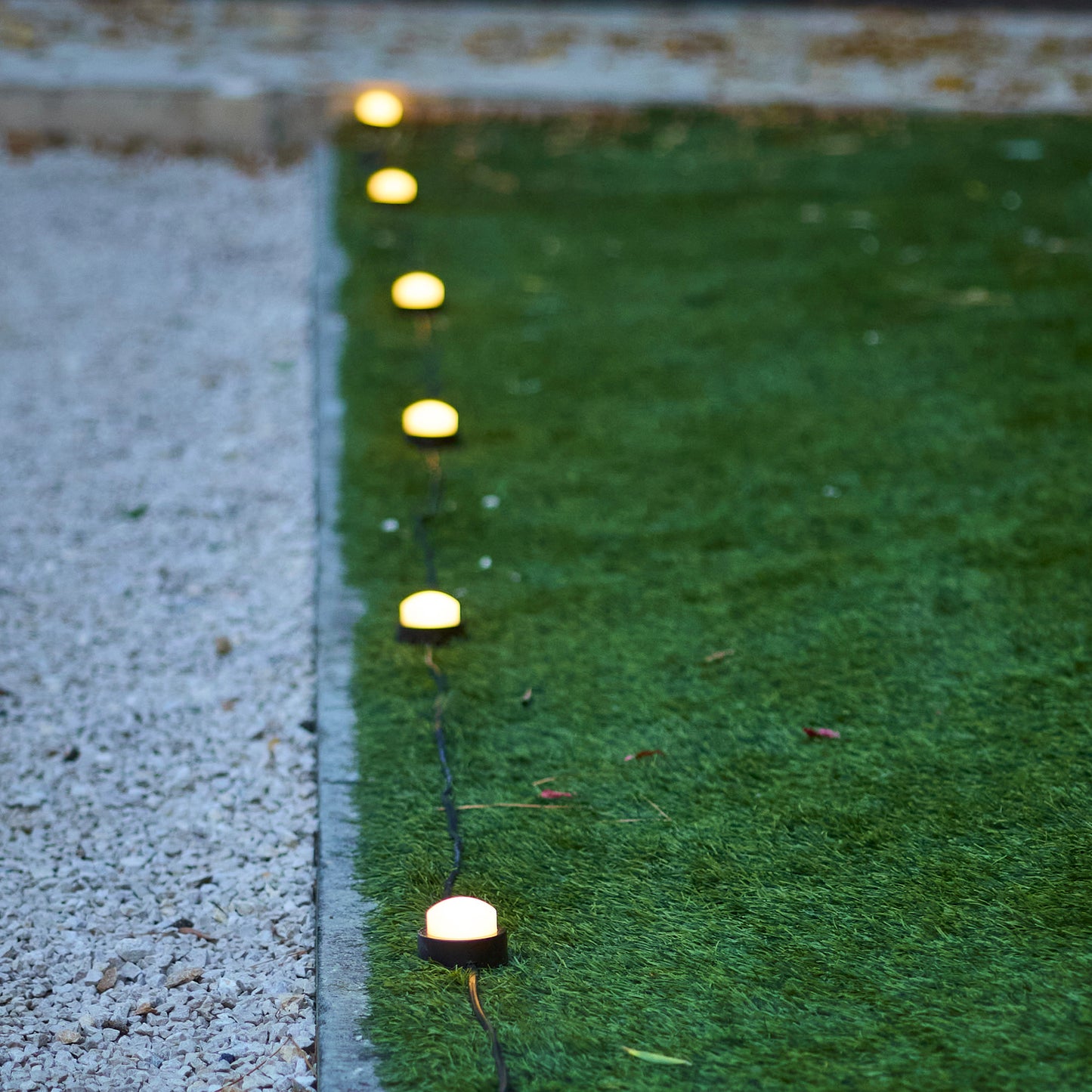 10 mini-spots lumineux solaires à piquer balisage allée SOLIRAY LED blanc chaud 12m