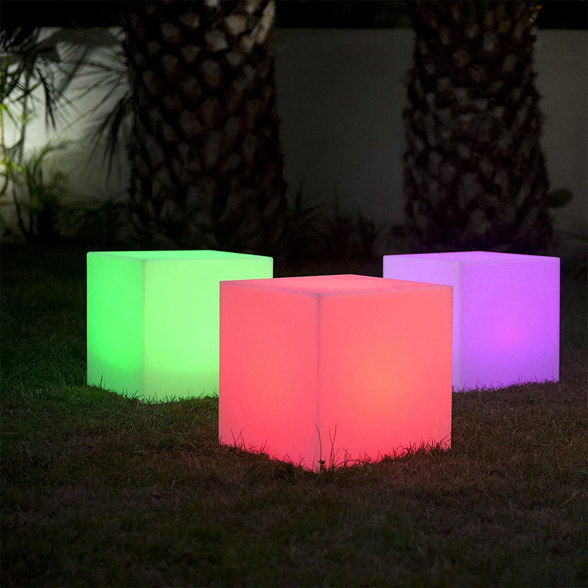Cube lumineux tabouret sans fil LED multicolore dimmable CARRY 40cm avec télécommande et socle à induction - REDDECO.com
