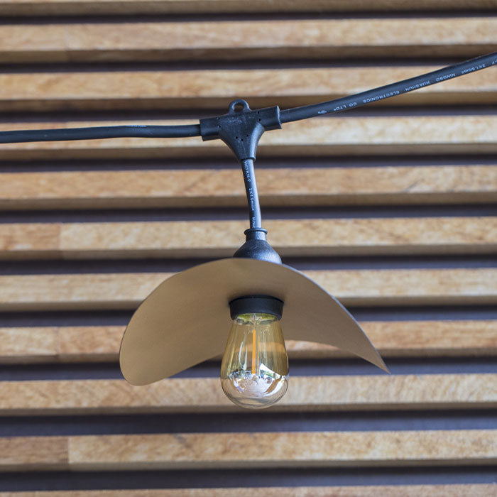 Guirlande lumineuse extérieur avec abat-jour en acier doré effet cage 10 ampoules LED E27 HAT LIGHT 6m - REDDECO.com