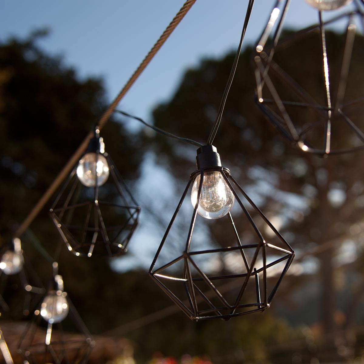 Guirlande lumineuse solaire acier cage diamant 10 ampoules rondes LED blanc chaud MILY 3.90m - REDDECO.com