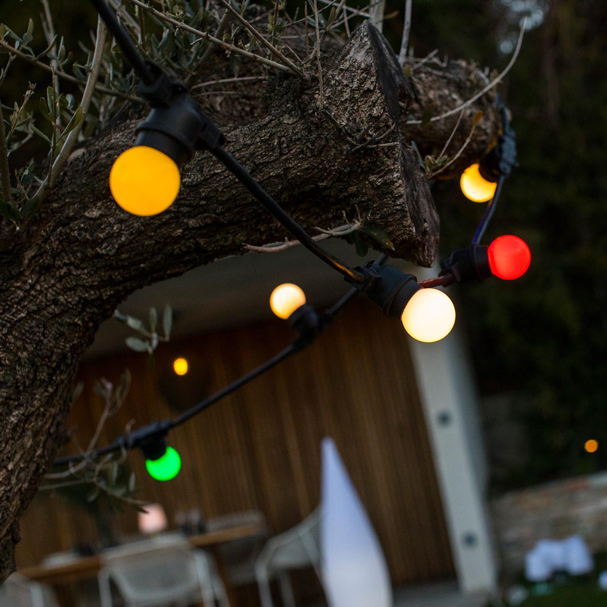 Guirlande lumineuse à piles effet guinguette cuivrée paillettes 2M 10  globes LED blanc chaud