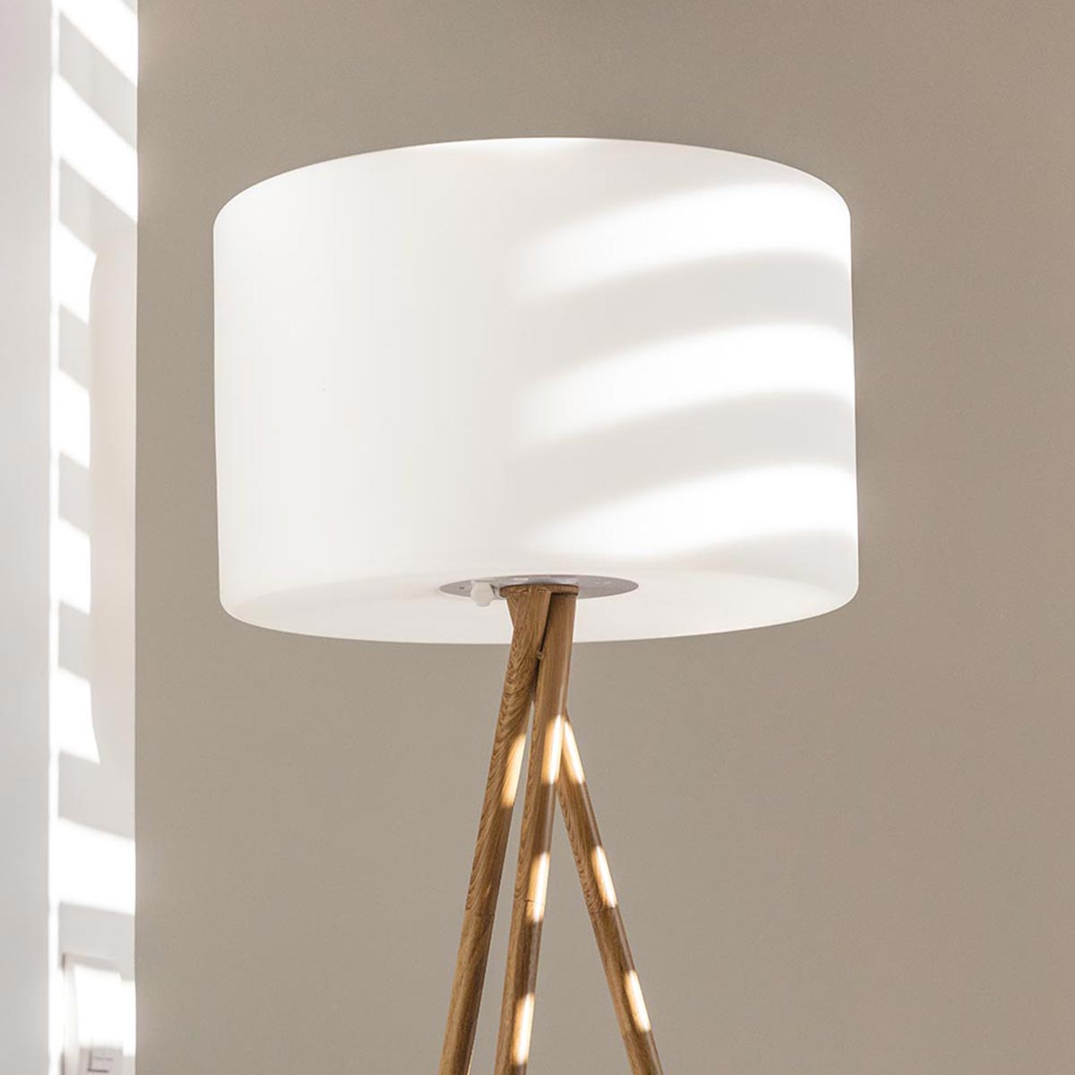 Lampadaire ou Lampe De Table Design Moderne Led De Couleur