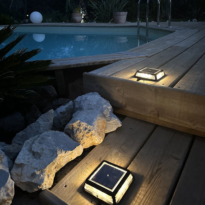 Set mit 2 quadratischen Solar-Gartenleuchten zum Aufstellen warmweiße LED-Befeuerung 2x QUADRY 12x12cm