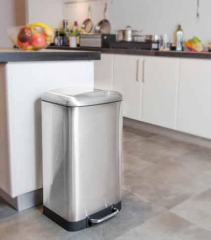 GREENWICH Design 30L kitchen pedal bin in stainless steel with domed lid bucket